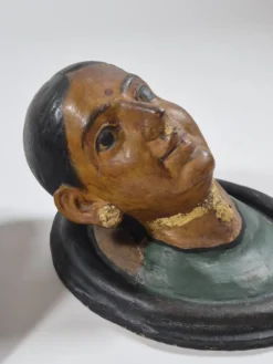 Paire de bustes antiques en céramique représentant des portraits du Rajasthan