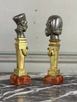 Paire de bustes d’Abyssins en nickel sur gaines en bronze doré et marbre, XIXème siècle