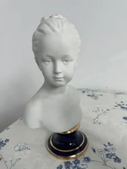 Paire de bustes en biscuit, Tharaud, Houdon, Louise et Alexandre Brongniart