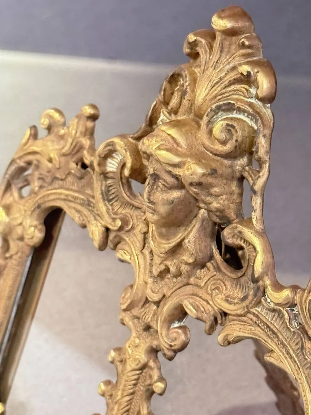 Paire de cadres en laiton doré rococo, cadres décoratifs antiques pour mur et table