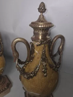 Paire de Cassolettes XIXe Napoléon III en marbre et bronze