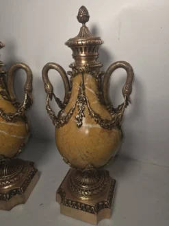 Paire de Cassolettes XIXe Napoléon III en marbre et bronze