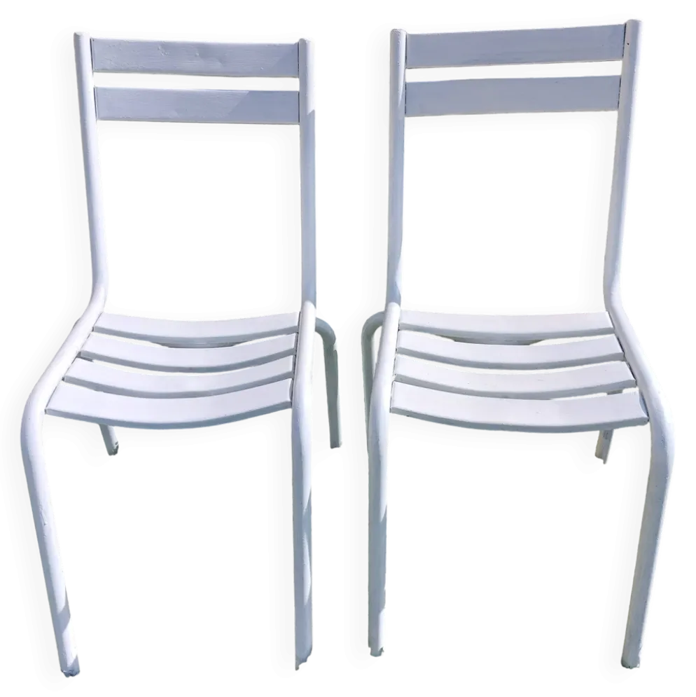 Paire de chaises blanches en métal, style Tolix