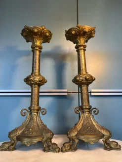 Paire de chandeliers néo-gothiques h=42cm