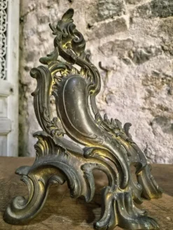 Paire de chenets anciens en bronze français, style Louis XV, vers 1880–1900