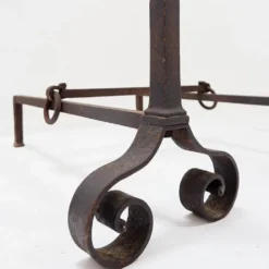 Paire de chenets anciens en fer forgé - XIXe siècle