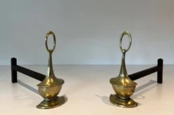 Paire de chenets en bronze de style néoclassique en forme de lampe à huile