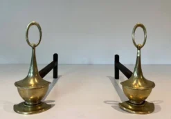 Paire de chenets en bronze de style néoclassique en forme de lampe à huile