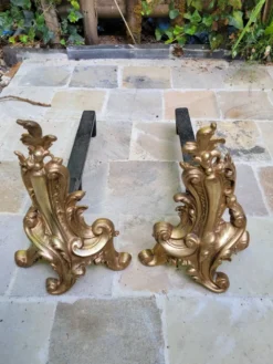Paire de chenets en bronze doré Louis XV