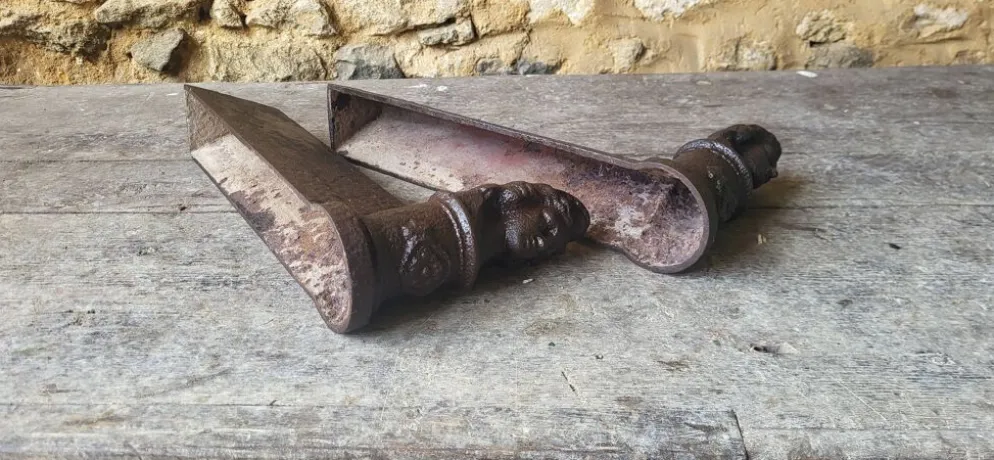 Paire de chenets en fonte XIXème