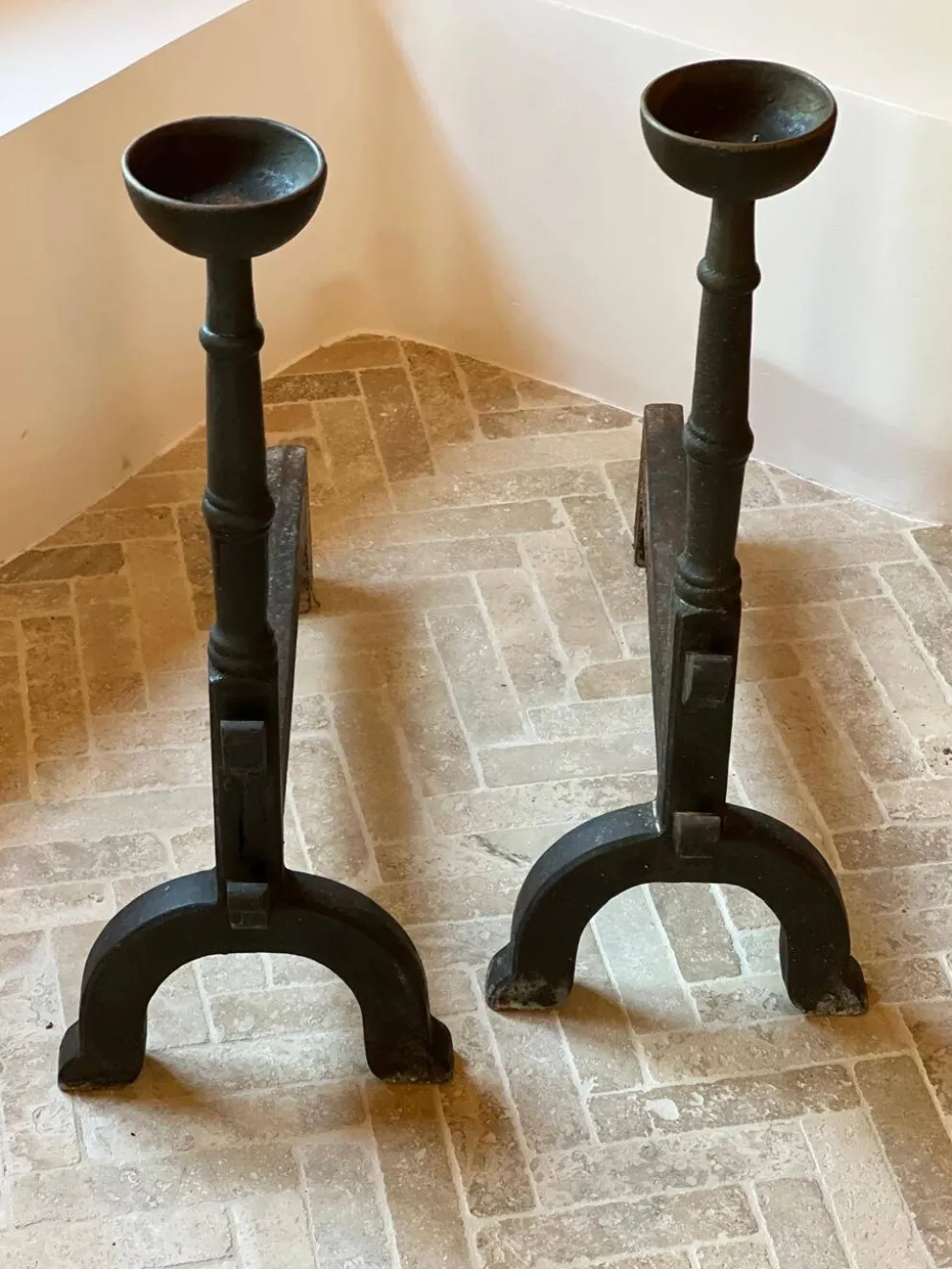 Paire de chenets, landiers en fonte fer, XIX° siècle