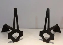 Paire de chenets modernistes en acier et fer forgé
