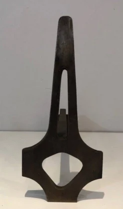 Paire de chenets modernistes en acier et fer forgé