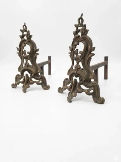 Paire de chenets style Louis XV en bronze