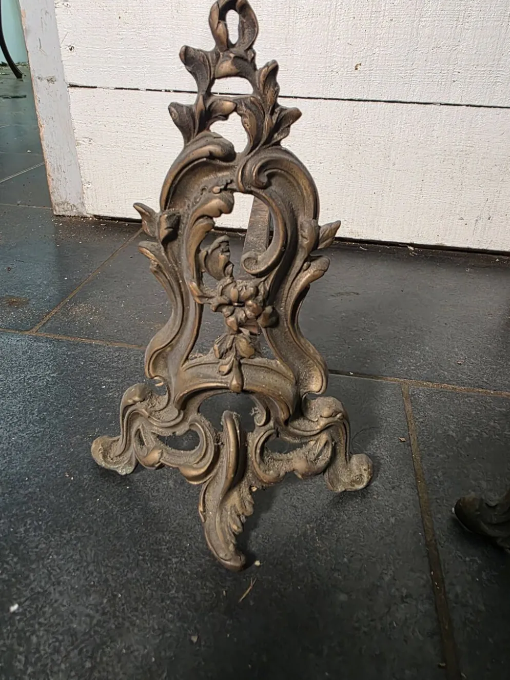 Paire de chenets style Louis XV en bronze