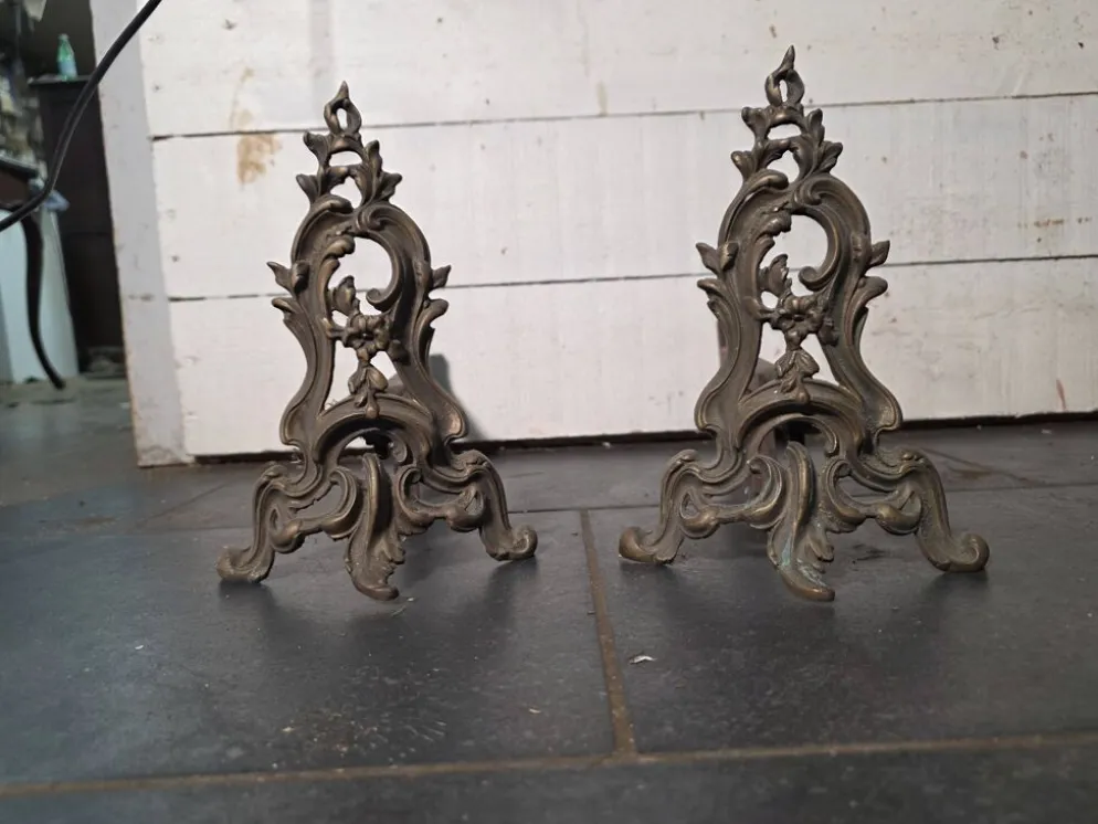 Paire de chenets style Louis XV en bronze