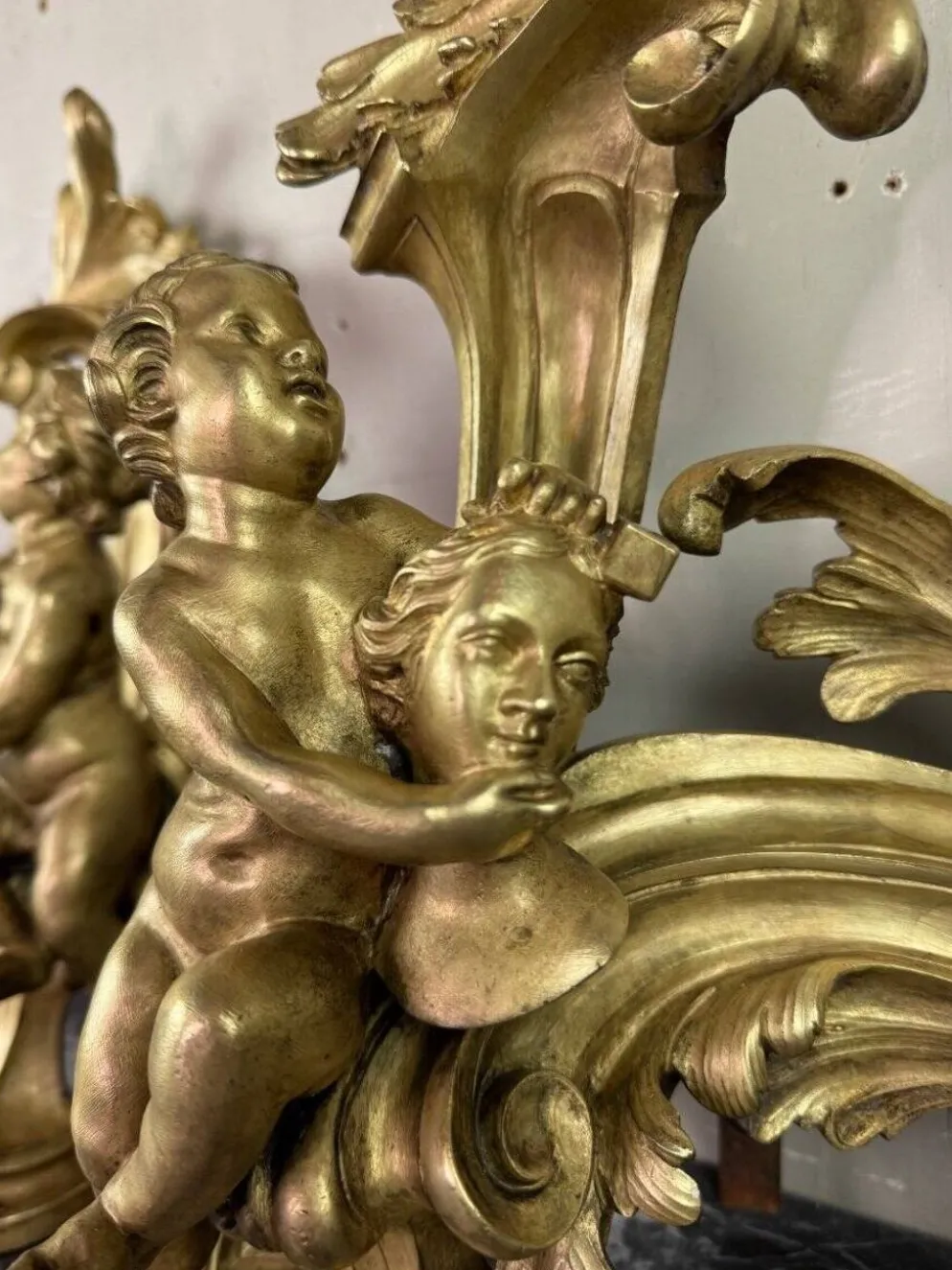 Paire de chenêts en bronze ciselé et doré d'après un modèle de Jacques Caffieri, Paris XIXème