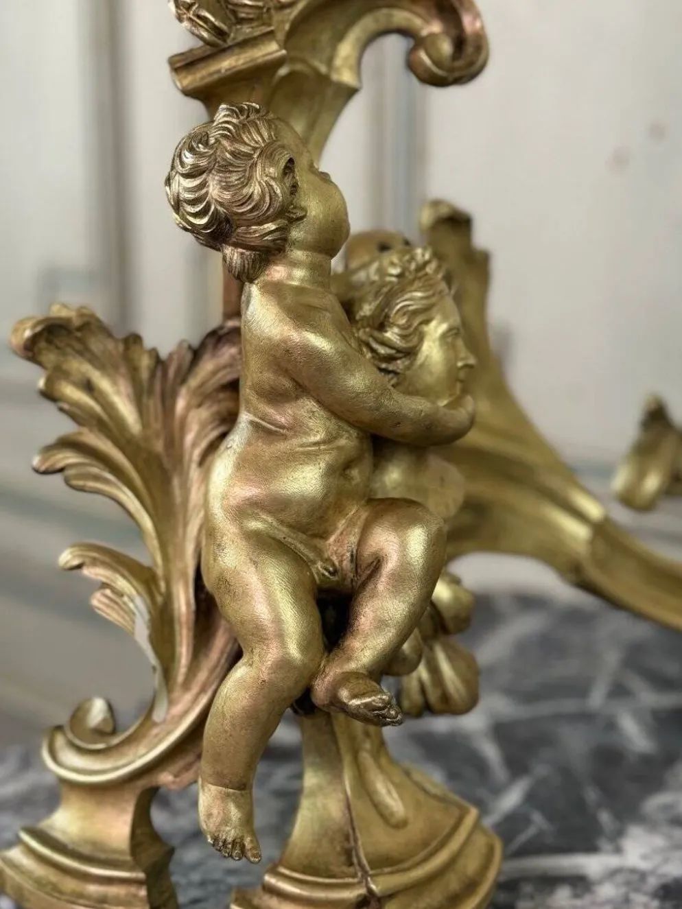 Paire de chenêts en bronze ciselé et doré d'après un modèle de Jacques Caffieri, Paris XIXème