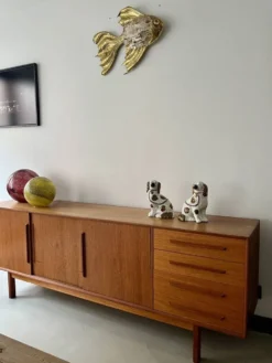 Paire de chiens en céramique Staffordshire – Angleterre, XXe siècle