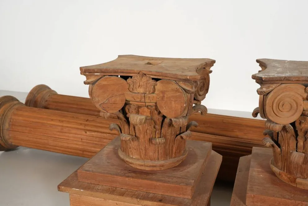 Paire de colonnes corinthiennes du XVIIIème