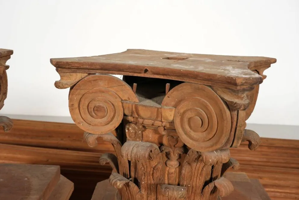 Paire de colonnes corinthiennes du XVIIIème