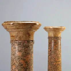 Paire de colonnes en marbre breccia et granit - Italie XIXe siècle