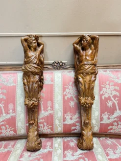 Paire de consoles en plâtre peint de style Louis XVI