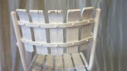 Paire de fauteuils de jardin blancs