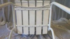 Paire de fauteuils de jardin blancs
