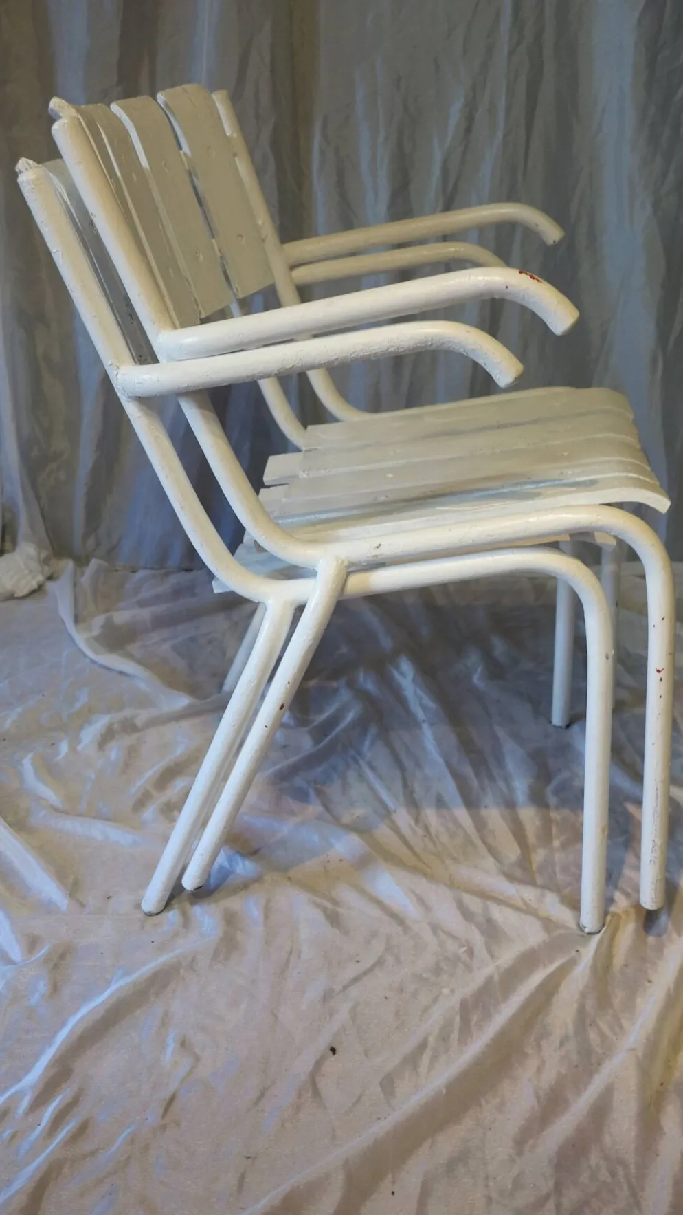 Paire de fauteuils de jardin blancs