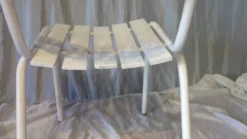 Paire de fauteuils de jardin blancs