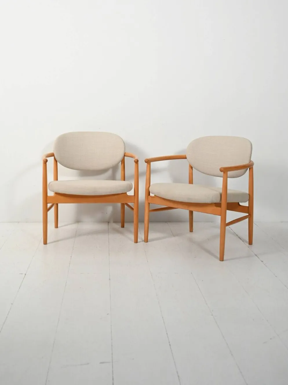 Paire de fauteuils "Pluto" par Alf Svensson