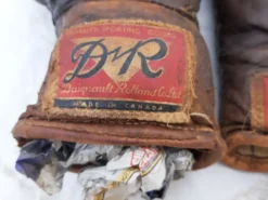 Paire de gants de boxe cuir années 40