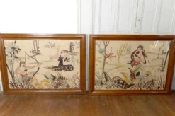 Paire de grandes tapisseries brodées Art Déco, décor de chasse/mythe, 1930