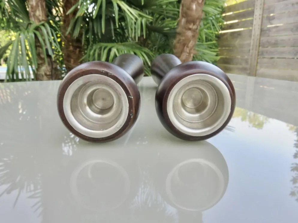 Paire de grands bougeoirs scandinaves en teck 1960 vintage