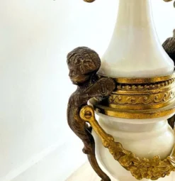 Paire de grands candélabres 7 feux - 69 cm - Bronze - Putti