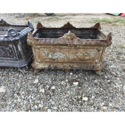 Paire de jardinières en fonte 1900 de Charleville-Mézières