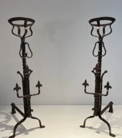 Paire de Landiers Gothiques en Fer Forgé à Fleurs-de-Lis