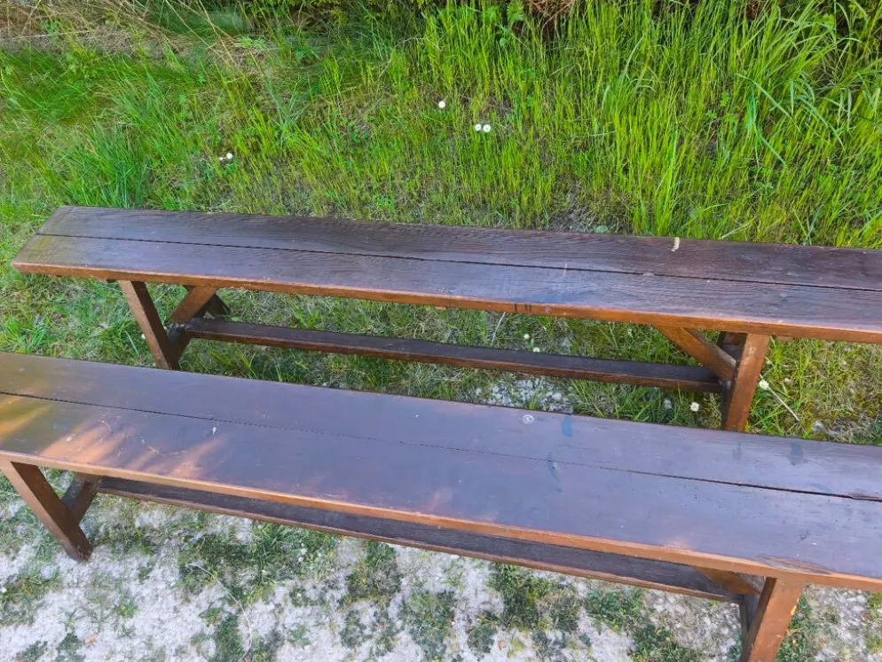 Paire de longs bancs anciens rustiques en bois massif – 195 cm