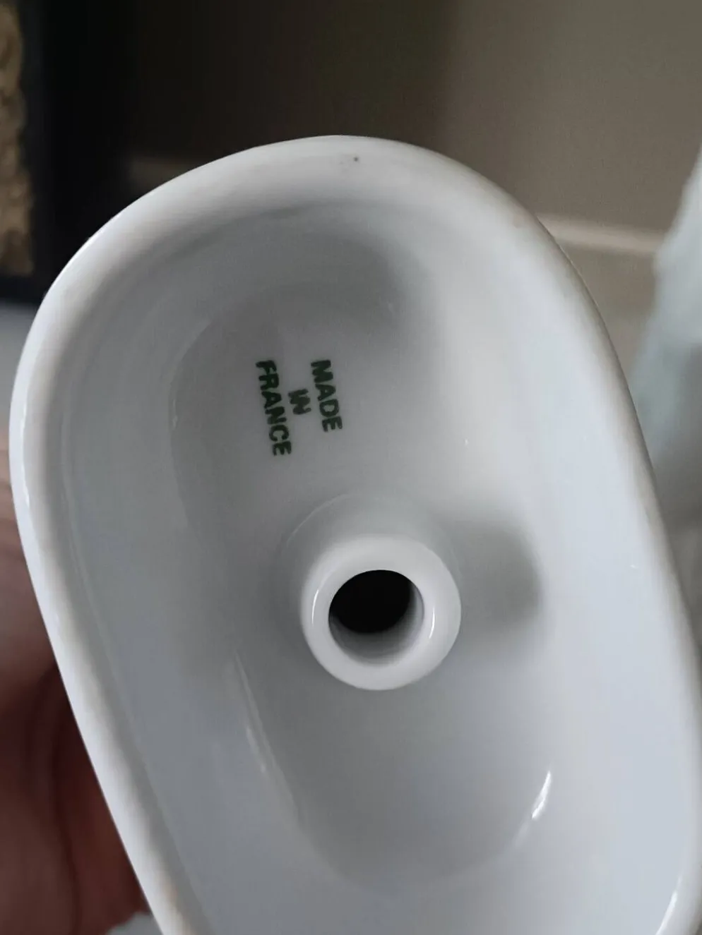 Paire de Merlions en porcelaine blanche française
