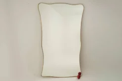 Paire de miroirs dans le style de Gio Ponti. Travail des années 80.