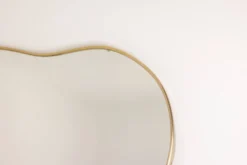 Paire de miroirs style Gio Ponti, cerclage en laiton, années 80