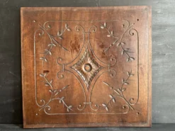 Paire de panneaux décoratifs anciens en bois sculpté, fin XIXe siècle