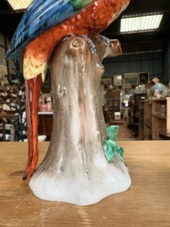 Paire de perroquets en porcelaine Sitzendorf – Allemagne