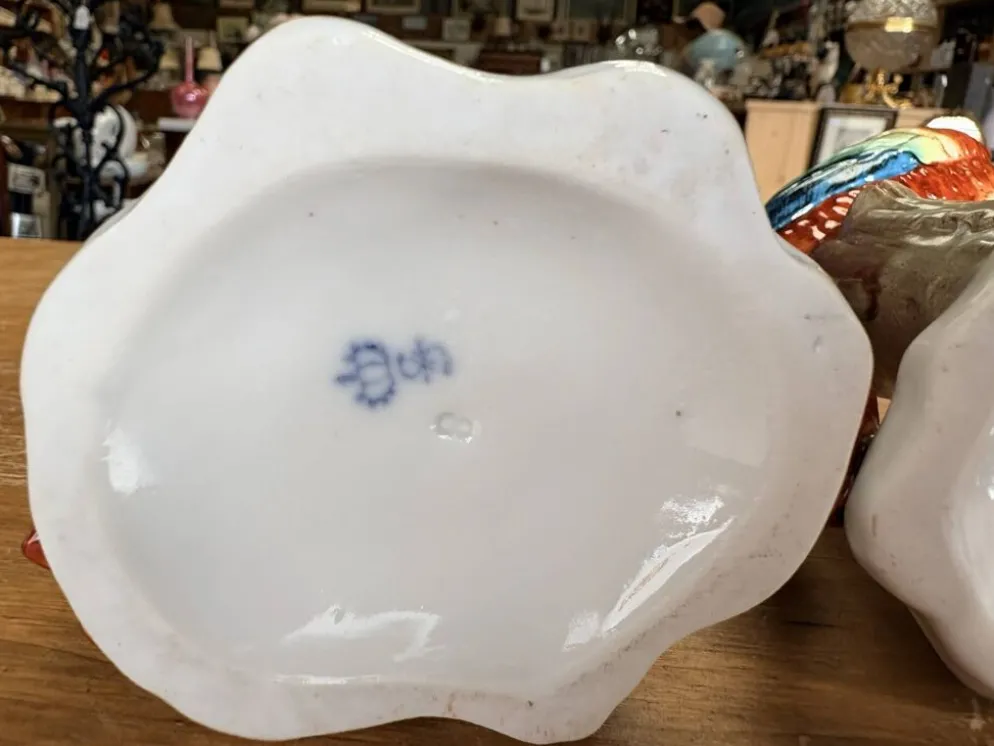 Paire de perroquets en porcelaine Sitzendorf – Allemagne