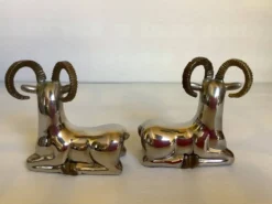Paire de petits serre livres mouflons zoomorphe