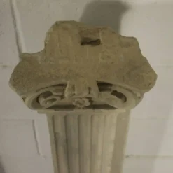 Paire de pilastres Renaissance en pierre Serena, Italie, XVIe siècle