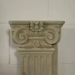 Paire de pilastres Renaissance en pierre Serena, Italie, XVIe siècle