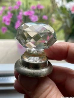 Paire de poignées anciennes en cristal taillé en facettes