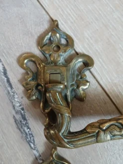 Paire de poignées en bronze L.Pinet